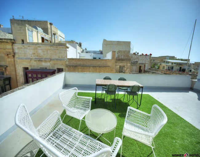 Luxury Palazzo with Jacuzzi & Panoramic Terrace