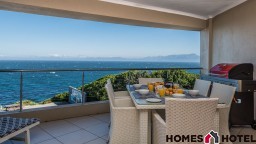 Stunning 3-bedroom seafront apartment in De Kelders near Gansbaai and Hermanus